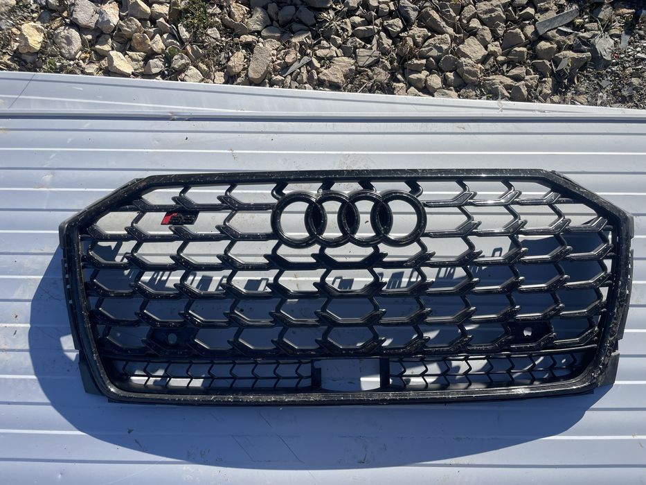 Решетка Audi S8 D5