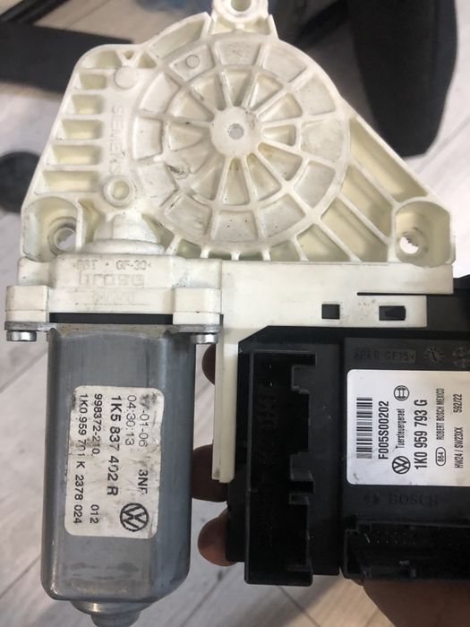Motoras portiera fata dreapta vw jetta golf v golf 5 break