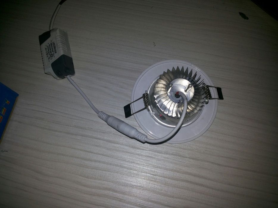 2 buc spot led incastrabil 7w