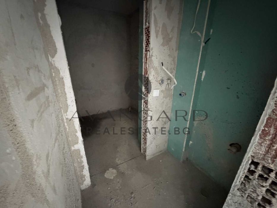 Продава се Четиристаен апартамент в Пловдив, Тракия - 191 кв.м за 734 €/кв.м - Снимка #6