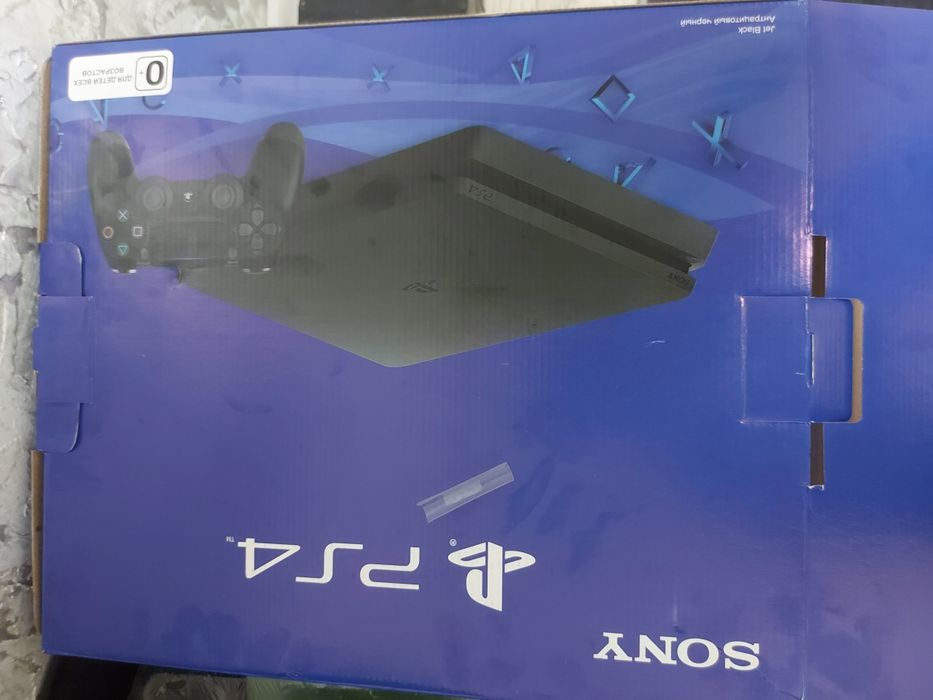 Продам пс4 слим  .