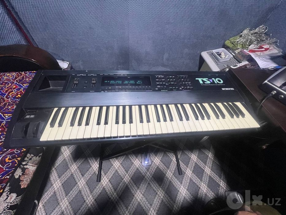 ENSONIQ TS-10 сотилади