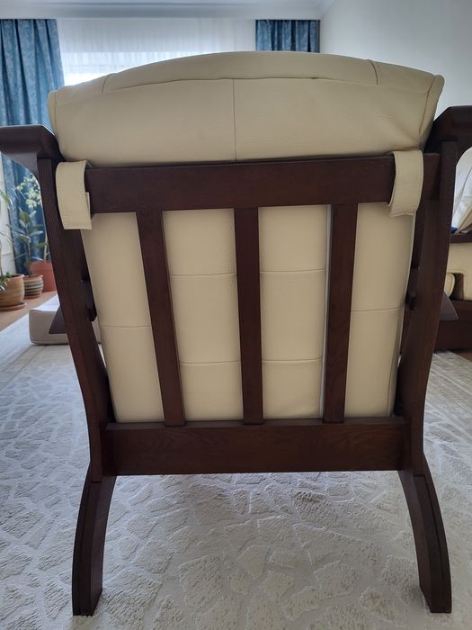 Кресло в коже, Беларусь