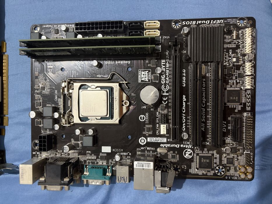 Дънна платка gigabyte