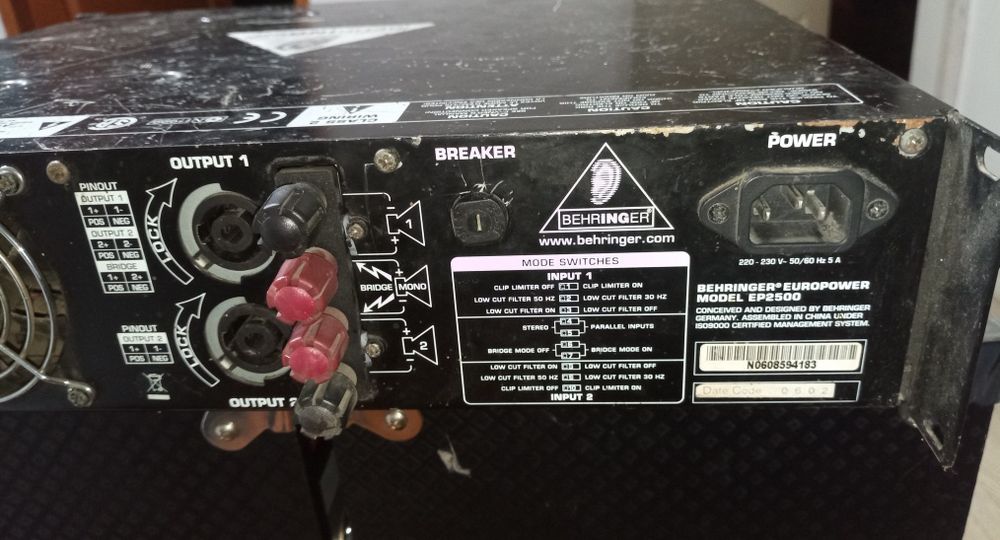 Behringer EP 2500 amplificator statie
