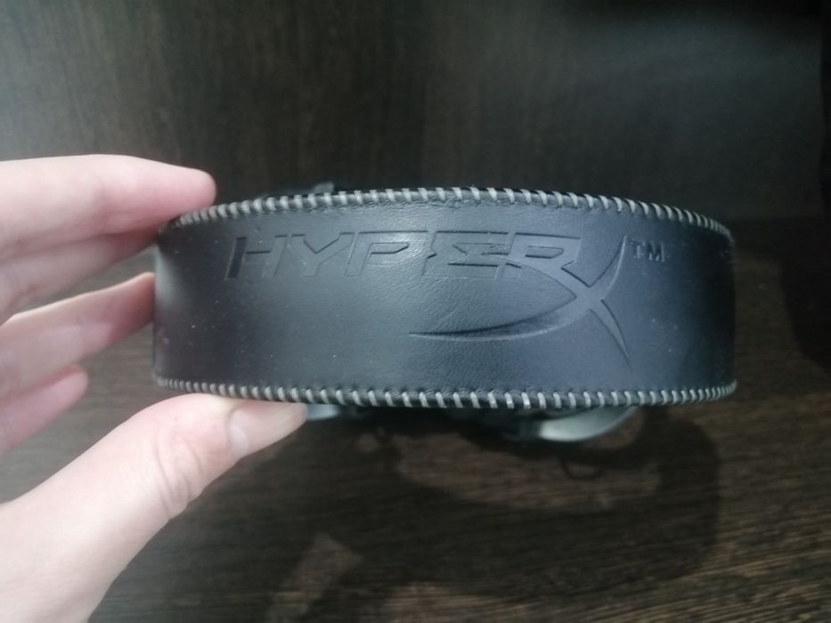 Наушники HyperX.
