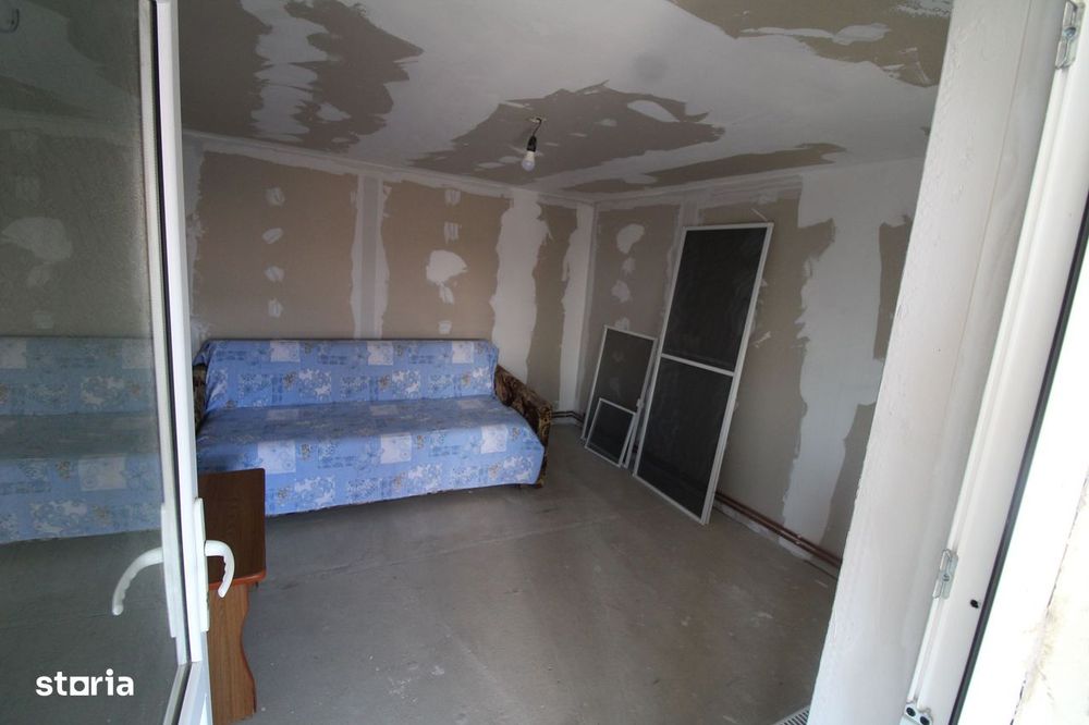 Casă cu teren 2122 m²,  utilități gaze+apă, Godinești