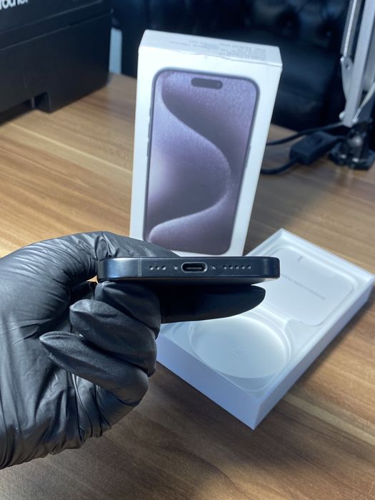 iPhone 15 Pro• 128 GB • Black Titanium