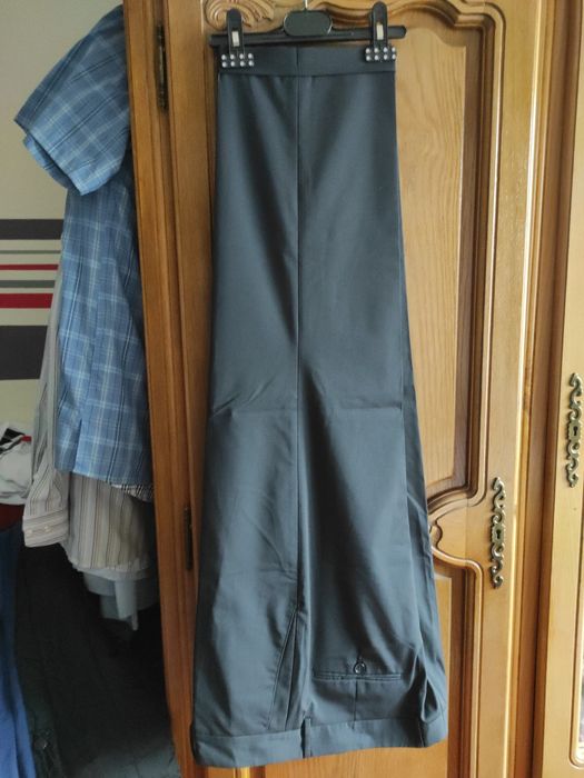 Pantaloni barbati, modele diferite, marimi diferite, nunate diferite