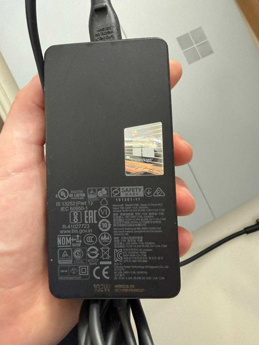 Microsoft Surface Laptop Studio – i7 / 32GB RAM / 1TB SSD / GPU