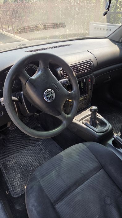 Volkswagen Pasat 1.6...benzina
