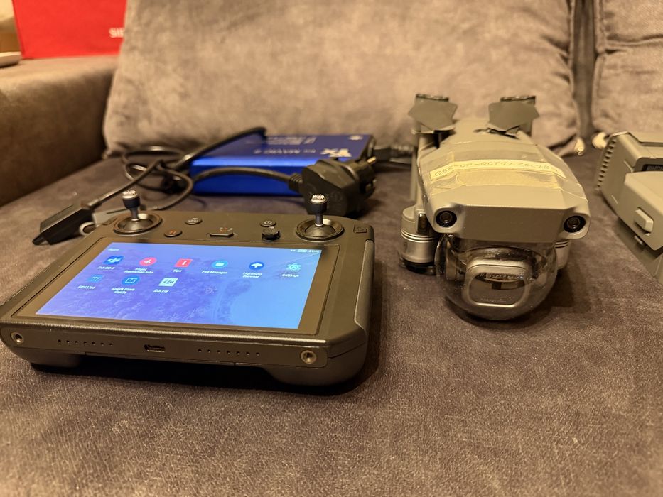 DJI mavic 2 pro + smart controller + 3 baterii
