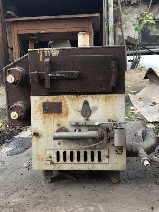 Продам напольную газовую печь.