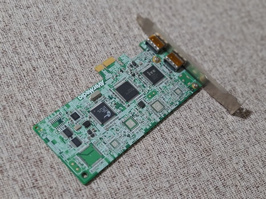 Placă captură AverMedia PCI Expres pentru PC