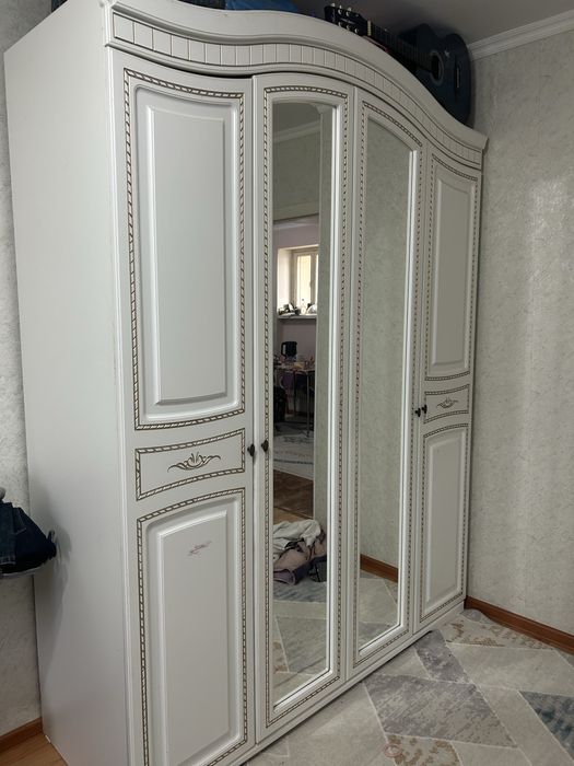 Продается Шкаф с тумбой