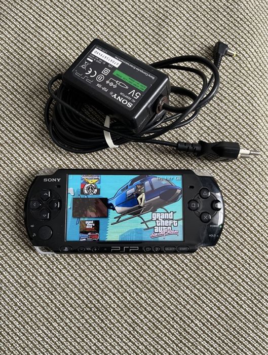 Vând PSP 3000 modat