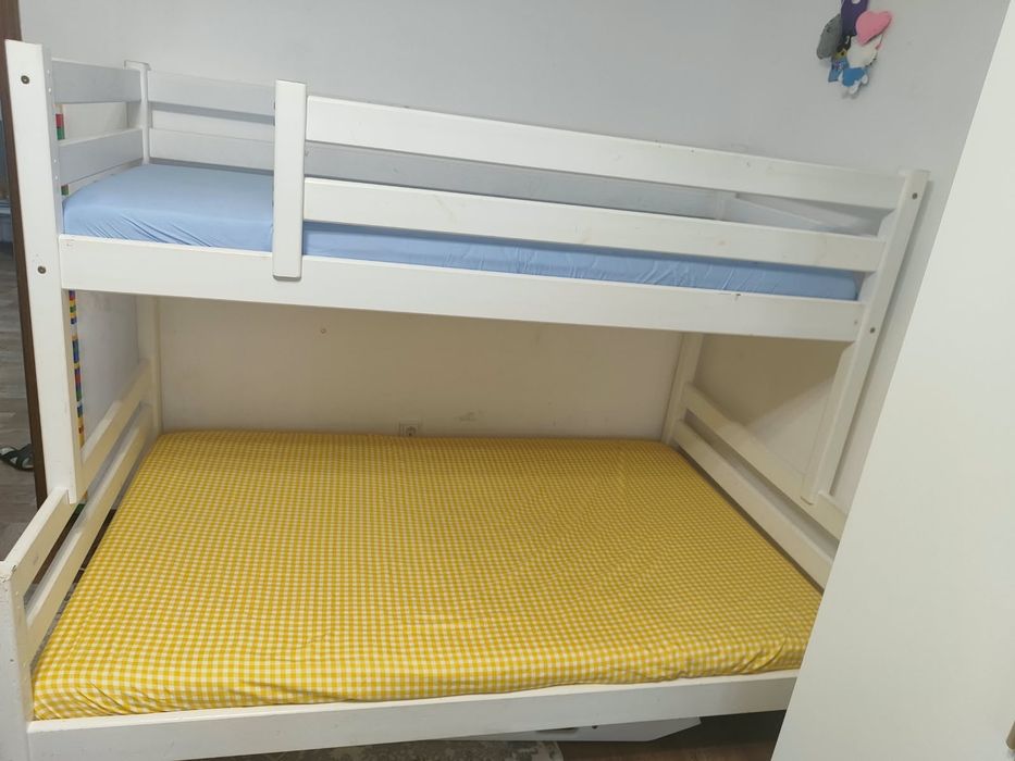 Продам двух яруснную кровать