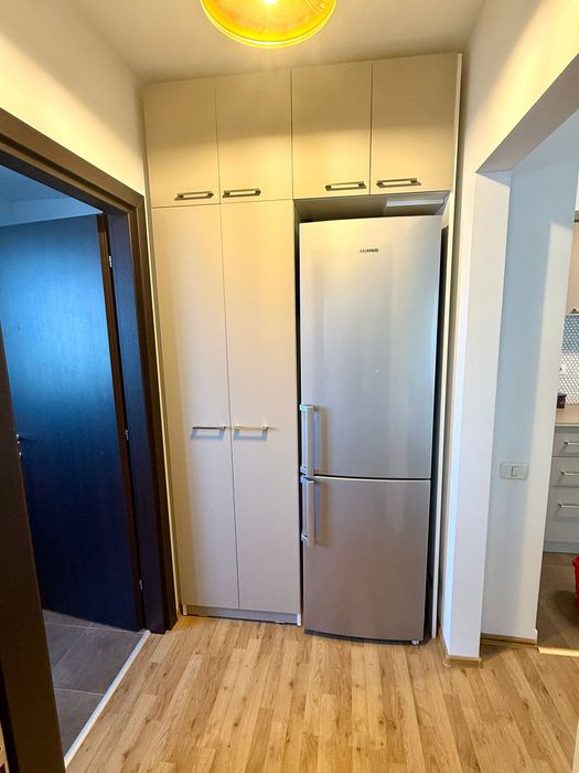 Apartament 2 camere de închiriat – modern, parcare inclusă