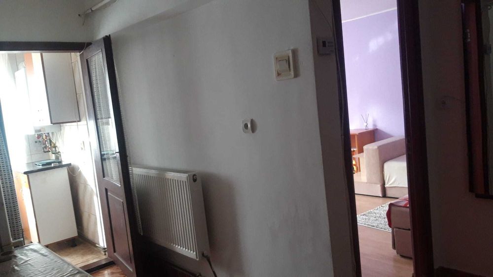 Închiriez garsonieră