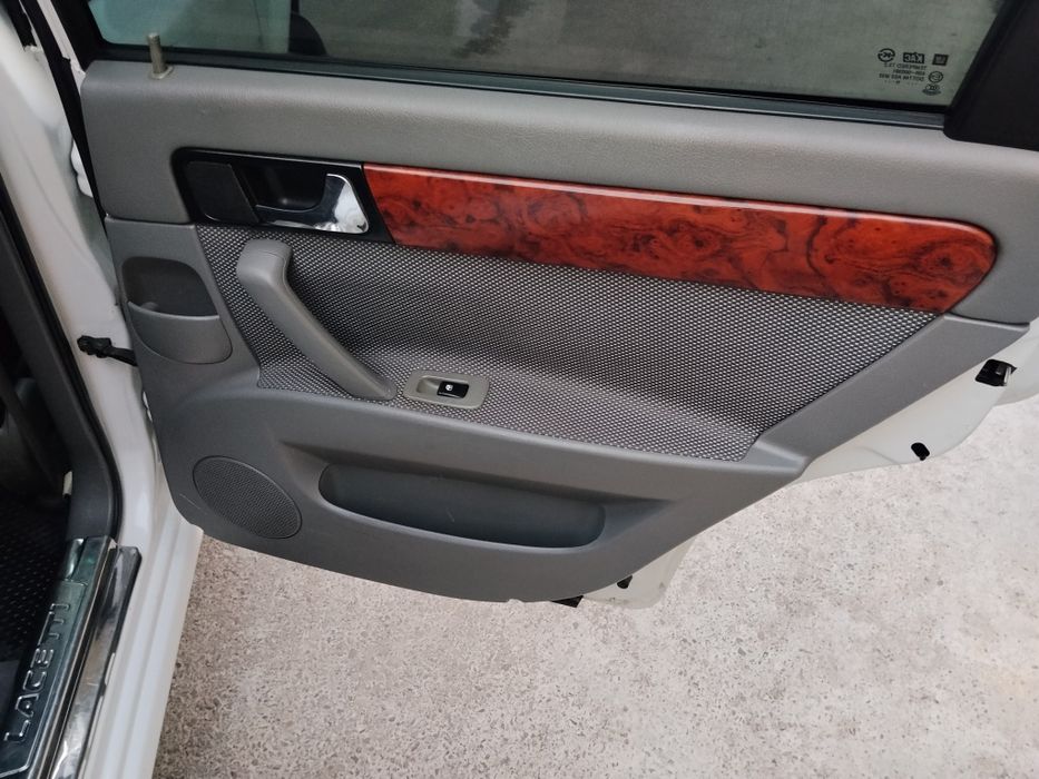 Lasetti 2011 aftomat sotiladi