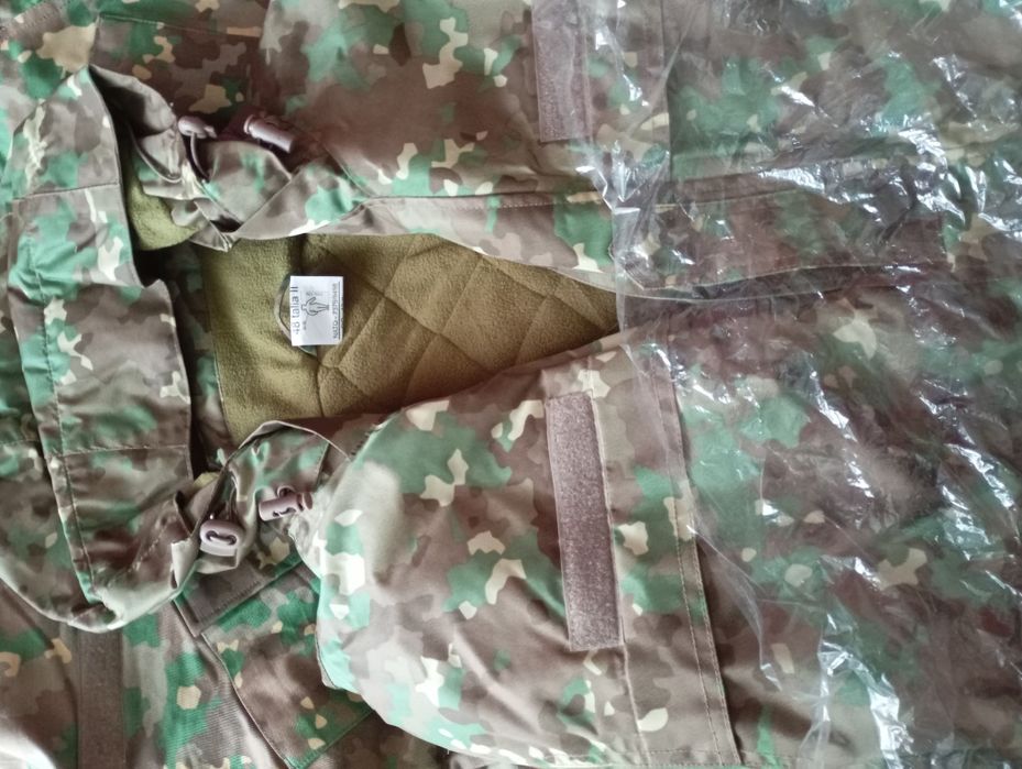 Vând bluze tactica mărimea 44/2, scurtă bocanci și căciulă.