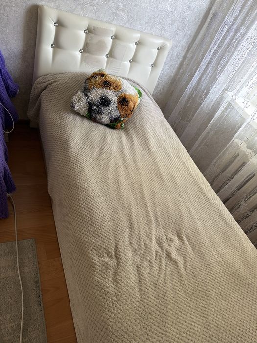 Кровать