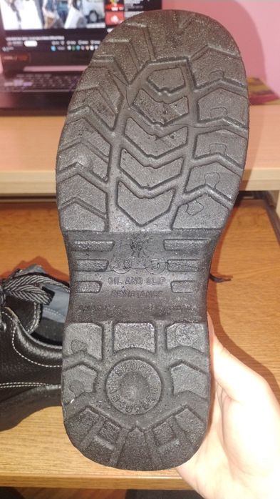 adidași Astra din piele marimea 38