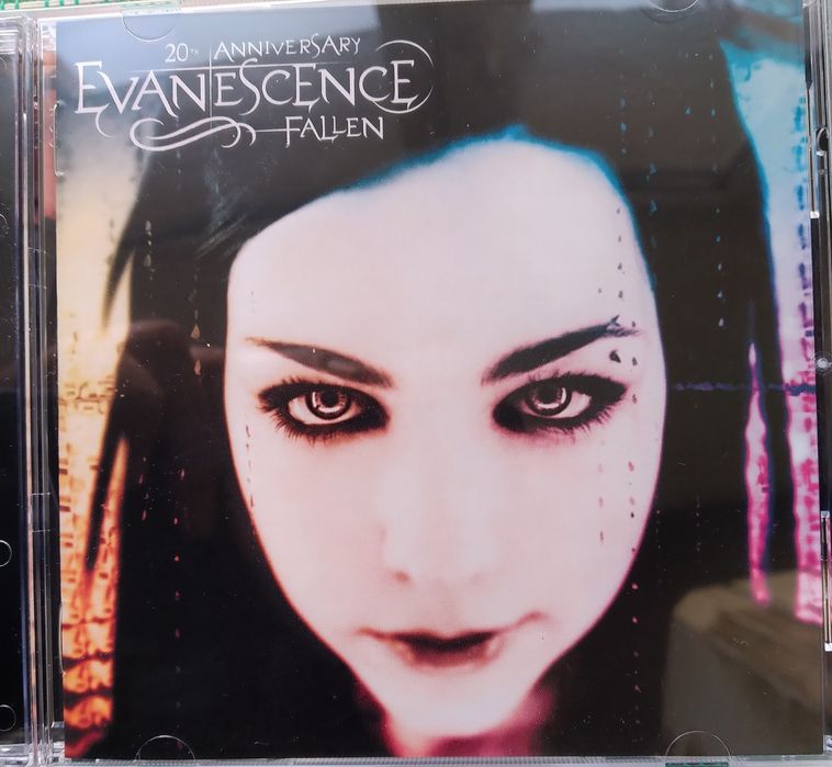 Продам CD альбомы гр."Evanescence"
