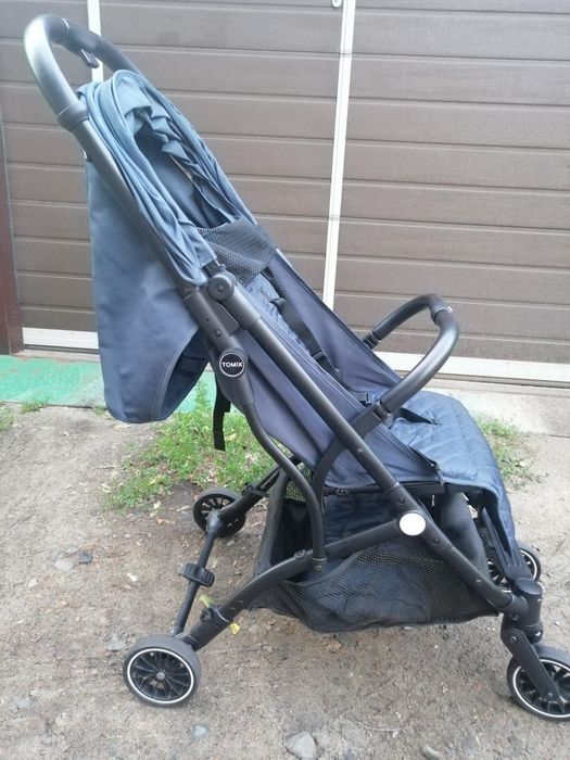 Продам прогулочную коляску