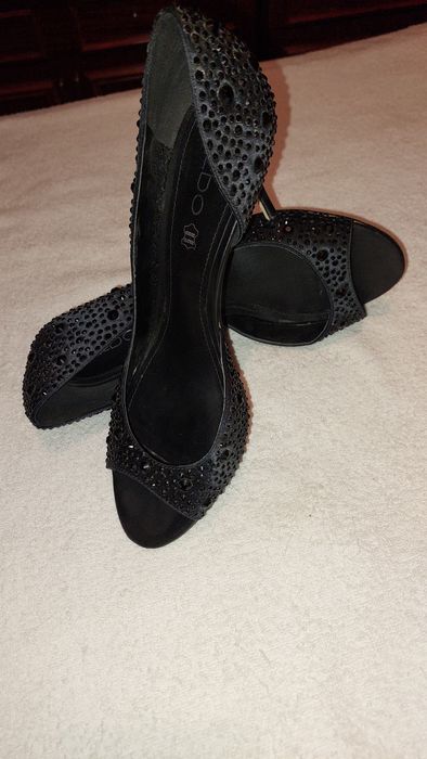 ALDO туфли чёрные с камешками продаю