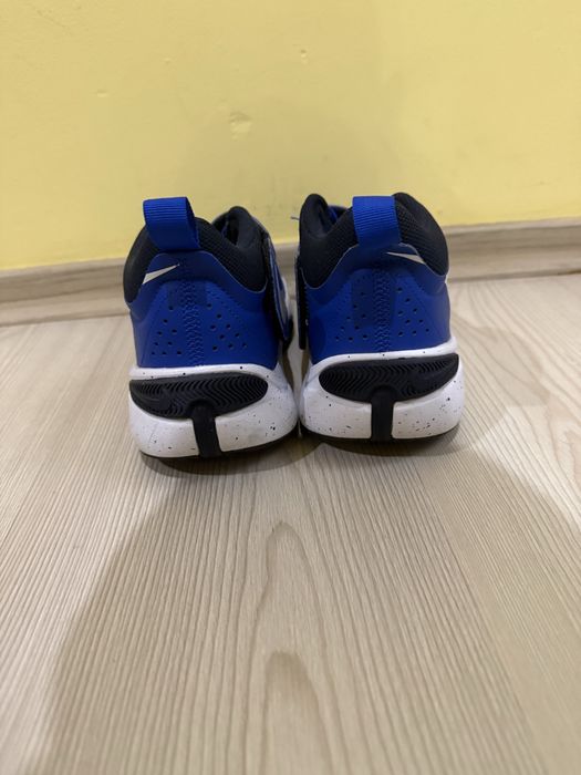 Nike Team Hustle D 11