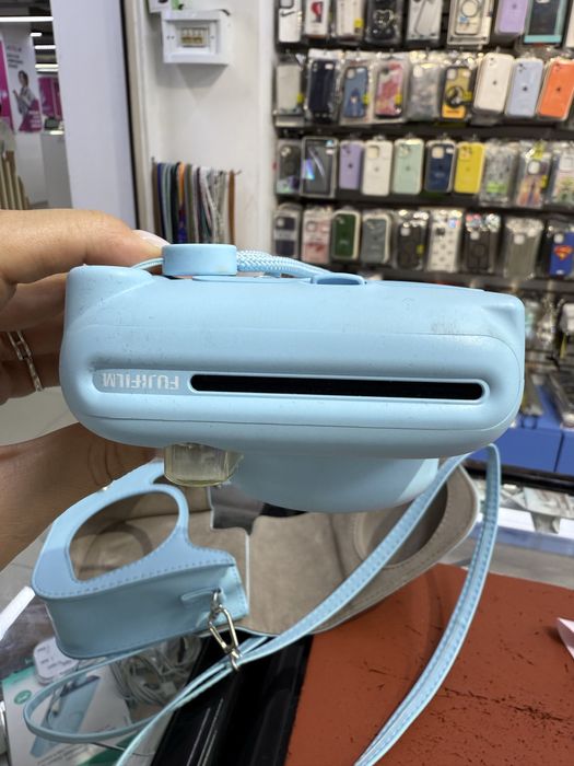 Продам instax mini 11