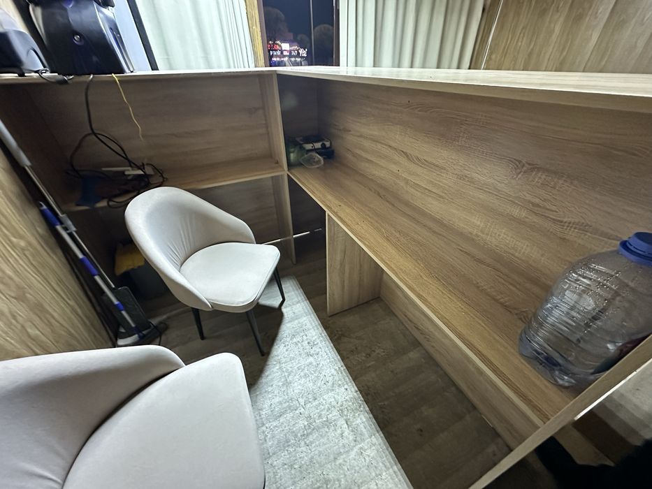 Продам барные, ресепшен и столы