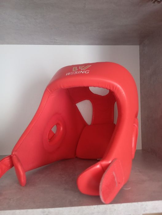 Продаю боксерский шлем