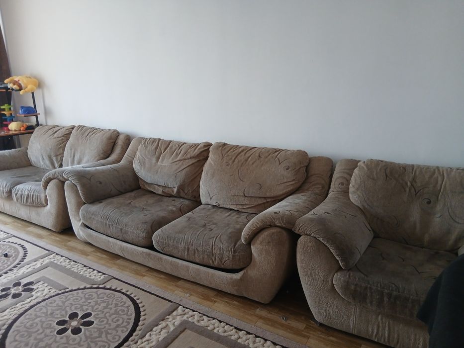 Срочно отдам диван бесплатно