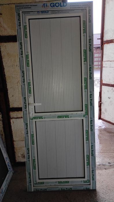 Двери алюминиевые. Готовые.