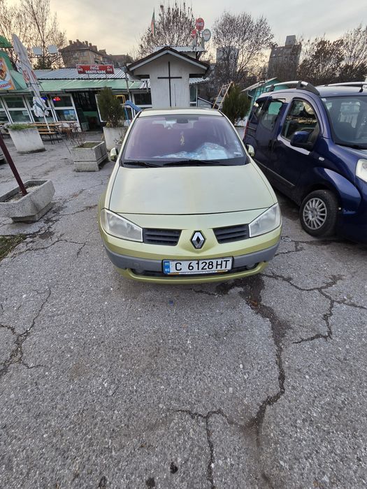 Продавам Рено Меган