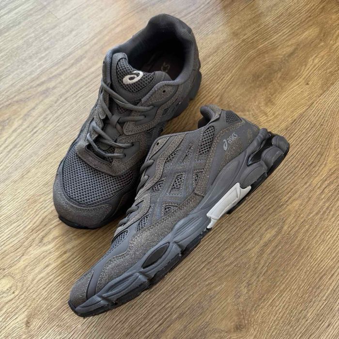 Маратонки asics
