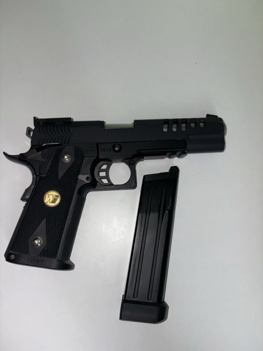 WE Airsoft Пистолет