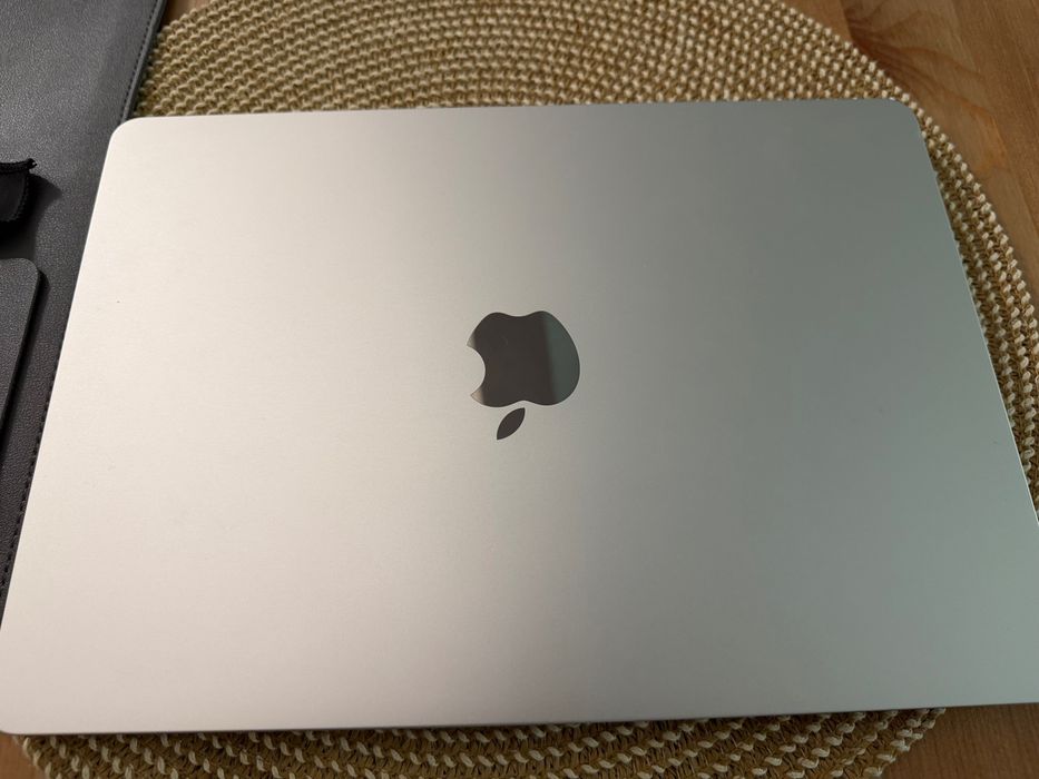 MacBook Air 2022 / 512 GB / 8 GB RAM / 13.6” /
