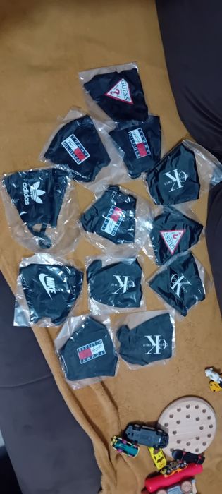 Vand măști noi, 12 bucăți pret 35 lei