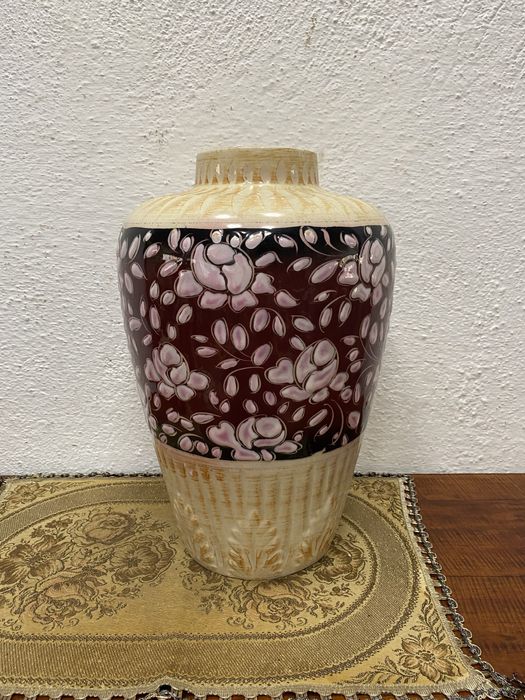 Голяма белгийска ваза от порцелан