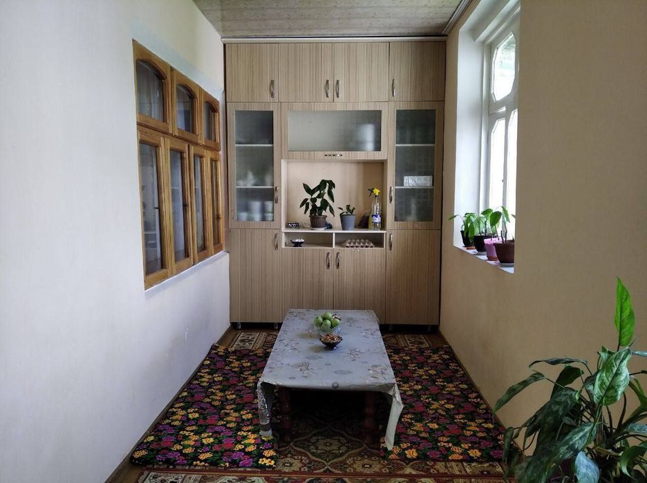 Qorasuv 6 da 3 xona uy ijaraga beriladi