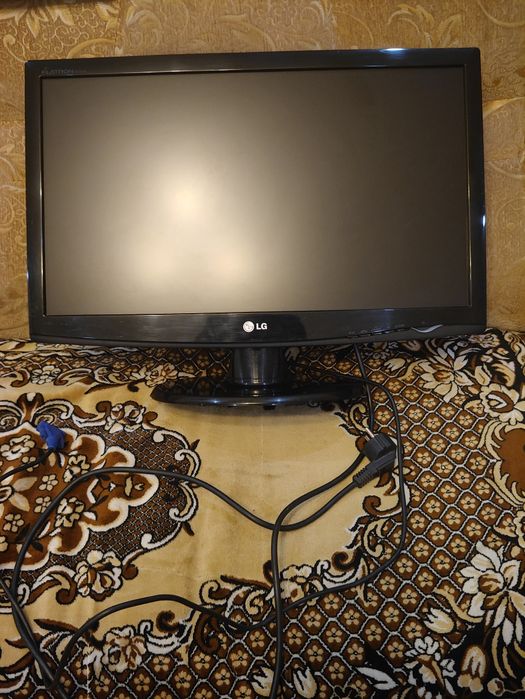 Lg 2343s 23дюйма