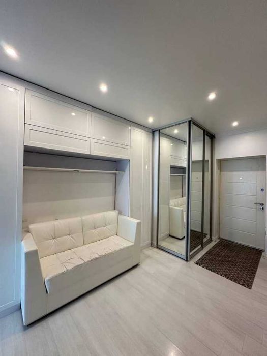 Дава се под наем Двустаен апартамент в София, Център - 55 кв.м за 408 € - Снимка #2