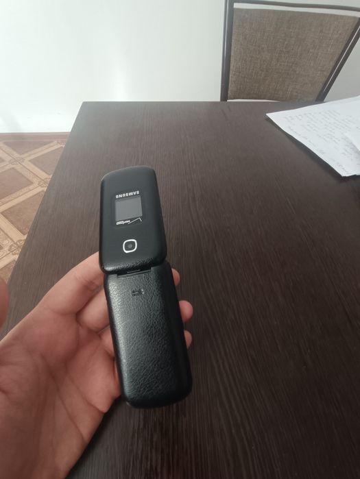 Продаю перфектум cdma телефон с номером