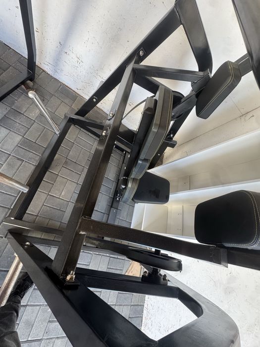 De vanzare presa picioare si pullover spate