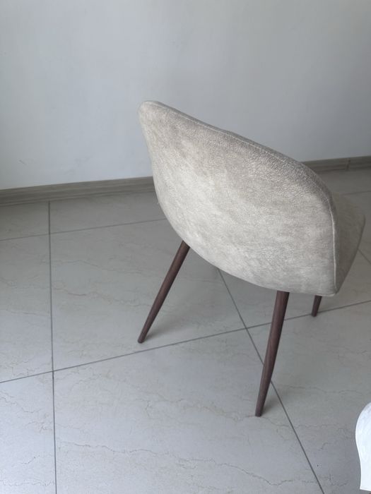 Продаю стулья 8 штук