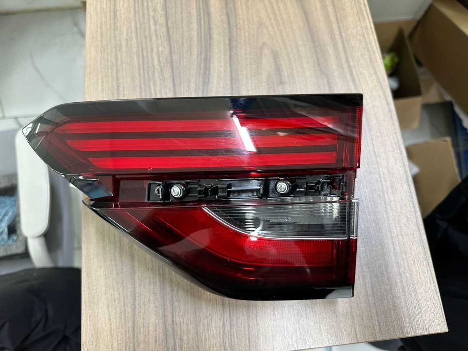 Geely Coolray Задний левый фонарь