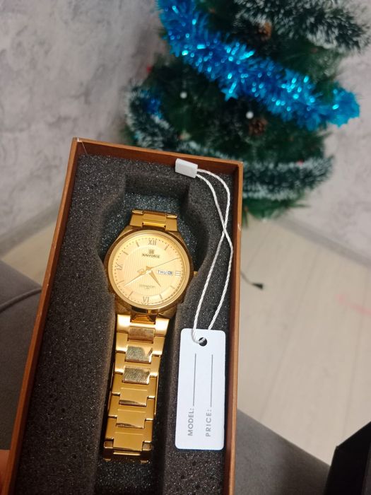 Продам часы новые